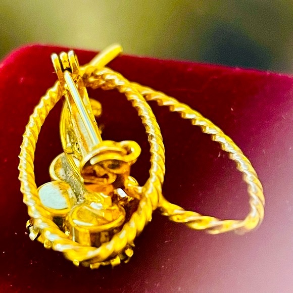 Vintage Gold Rope and Ruby Crystal Brooch - Picture 6 of 8